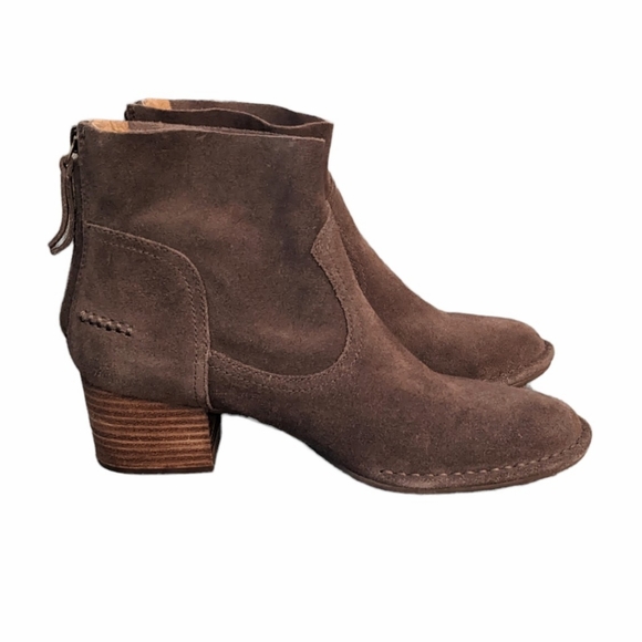 Ugg Bandara Suede Bootie in Mysterious - Picture 4 of 9
